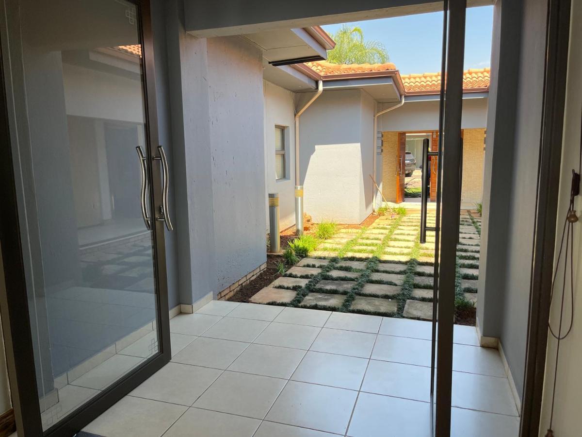 Vila Dam View House Hartbeespoort Exteriér fotografie
