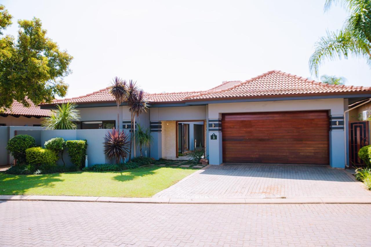 Vila Dam View House Hartbeespoort Exteriér fotografie